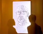 Es Devlin Criticizes Selfies at National Portrait Gallery