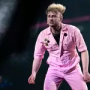 Eurovision Grand Final Rehearsal Hit by Curtain Malfunction and Prop Chaos