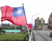 Experts Question US Pause on Taiwan Arms Sales Amid Iran War Claims