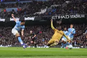 Foden Inspires Man City to Victory Over Crystal Palace, Closing Gap on Arsenal
