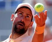 French Open 2026: Swiatek Advances, Djokovic and Rybakina in Action on Day Four