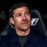 Gallas Warns Alonso to Watch Out for Chelsea Duo Fernandez and Cucurella