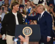 Giants Stars Jaxson Dart and Abdul Carter Join Trump Rally