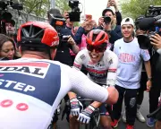 Giro d'Italia: Paul Magnier Wins Stage One Amid Mass Crash