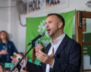 Green Party Leader Apologizes for Sharing Criticism of Police Response to Golders Green Attack
