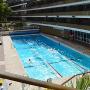 Hidden Central London Lido Tucked Away Behind Shops Feels Like a Secret