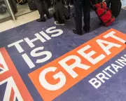 Higher-earning immigrants less likely to stay in UK long-term, MAC report warns