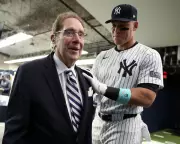 John Sterling, Yankees Announcer for 36 Seasons, Dies at 87