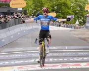 Jonas Vingegaard Wins Stage Nine of Giro d'Italia, Eulálio Holds Pink