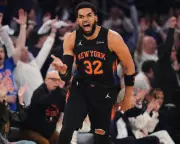 Knicks Take 2-0 Lead Over Cavaliers in East Finals, Hart Scores 26