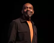 Lenny Henry: Still at Large Review – Greatest Hits Victory Lap
