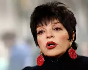 Liza Minnelli Fans Seek Refunds Over Alleged Autopen Signatures in Memoir