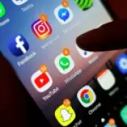 MPs Warn Children Too Tired to Learn Due to Late-Night Social Media Scrolling
