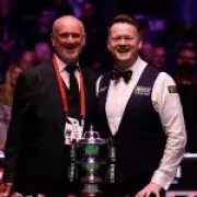 Peter Ebdon's Noisy Support Boosts Shaun Murphy at Crucible