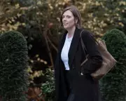 Phillips Quits, Accuses Starmer of Stalling on Child Online Safety