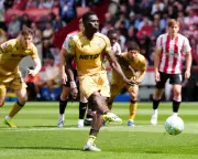 Premier League Sunday: Brentford, Everton, Wolves in Action