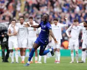 Rochdale Return to Football League After Dramatic Playoff Win