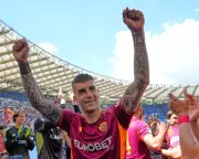 Roma Beat Lazio 2-0 in Derby, Close to Champions League Return