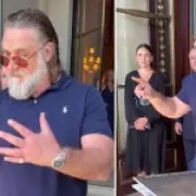 Russell Crowe Explains Why He Scolded Fans for 'Pushing' During Autograph Session