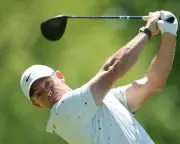 Scheffler Struggles Early: Missed Putt and Rough Trouble at Pinehurst