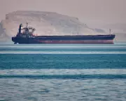 Shipping Industry Wary of Trump's Hormuz Strait Plan Amid Iran Tensions