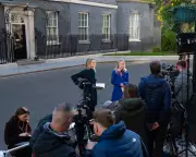 Starmer Faces Growing Rebellion as Cabinet Support Wanes