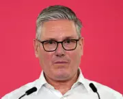 Starmer Faces Legitimacy Crisis as Labour MPs Demand Leadership Change