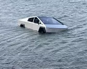 Tesla Cybertruck Pulled From Texas Lake After 'Wade Mode' Attempt