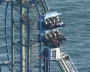 Texas Rollercoaster Strands 14 Riders 100 Feet in Air