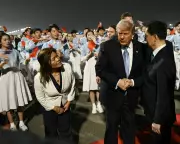 Trump Lands in Beijing for High-Stakes Summit with Xi Amid Iran Crisis