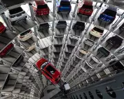 Trump Raises EU Car Tariffs to 25%, Accuses Bloc of Non-Compliance