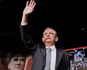 Turkish Court Removes Main Opposition Leader Özgür Özel