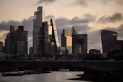 UK Businesses Cut Jobs for 19 Months as Growth Holds Up Despite Inflation