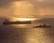 US Awaits Iran Response on Ceasefire as Hormuz Clashes Continue