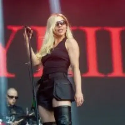 Becky Hill Booed, Crowd Leaves After Unreleased Music Set at TRNSMT Festival