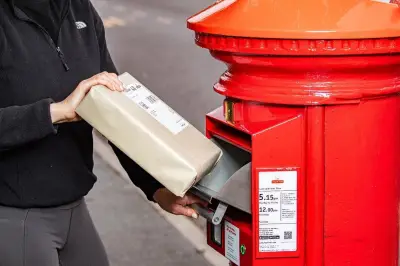 Compare Parcel Postage and Courier Delivery Services in London