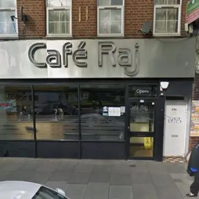Eltham curry house keeps licence despite hiring illegal worker