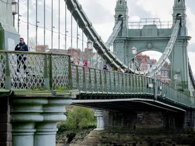 Hammersmith Bridge full reopening ruled out by Government fund deadline