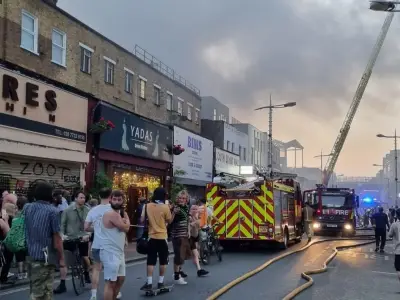 Huge Peckham Fire Erupts Near Copeland Park, Firefighters Tackle Blaze
