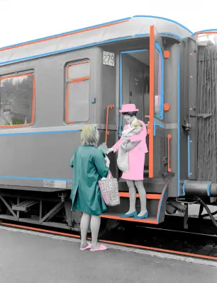 Kind stranger helps family on wrong train with baby in tow