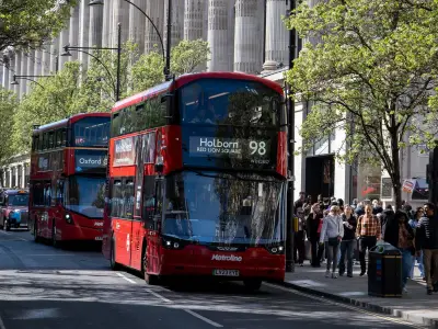 London bus drivers avoid water during heatwave due to toilet shortage