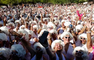 Marilyn Monroe Fans Set World Record with 1,034 Lookalikes in Palm Springs