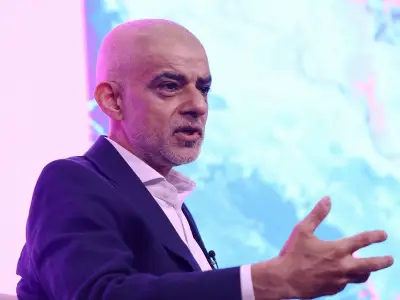 Mayor Khan unveils London's first heat plan with 37 measures to combat rising temperatures