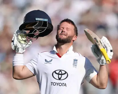 Stokes sparks England fightback as Duckett finds groove against New Zealand