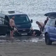 £120k Range Rover swallowed by tide after failed rescue of van on Scarborough beach