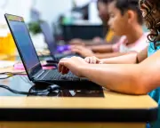 AI in US Schools: Students Struggle with New Reality