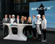 Americans uneasy as SpaceX IPO ties retirement savings to tech giants