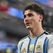 Atletico Madrid propose £64m Arsenal star in swap deal for Julian Alvarez