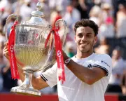 Cerúndolo overcomes Paul in longest Queen's Club final to win biggest title