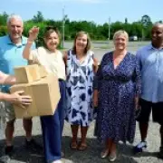 Community raises £3,620 to buy new car for Evri driver Ann West after breakdown